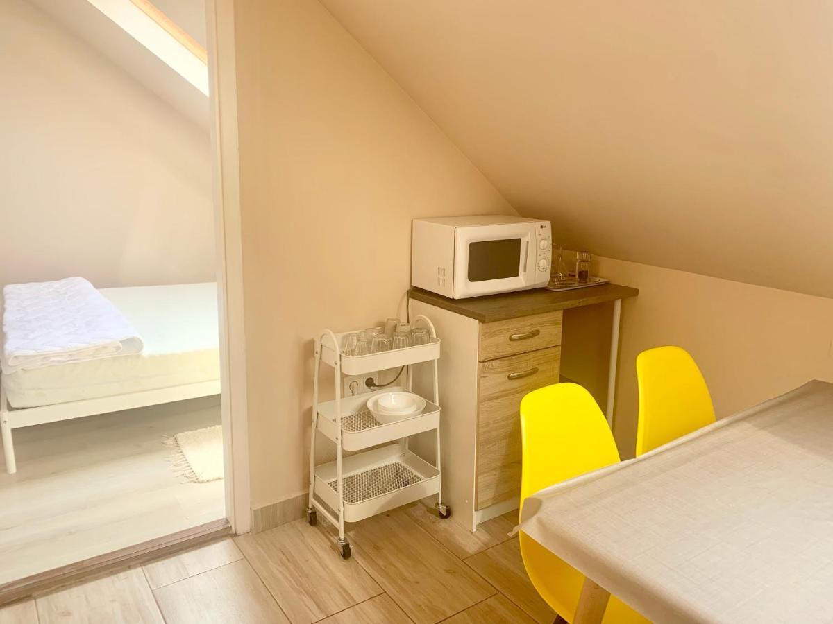 Lelle -Kert Apartman 03 Balatonlelle Exterior photo